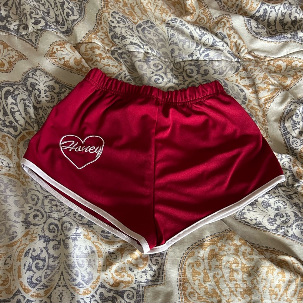 ♥️ Red “honey” shorts 🍯